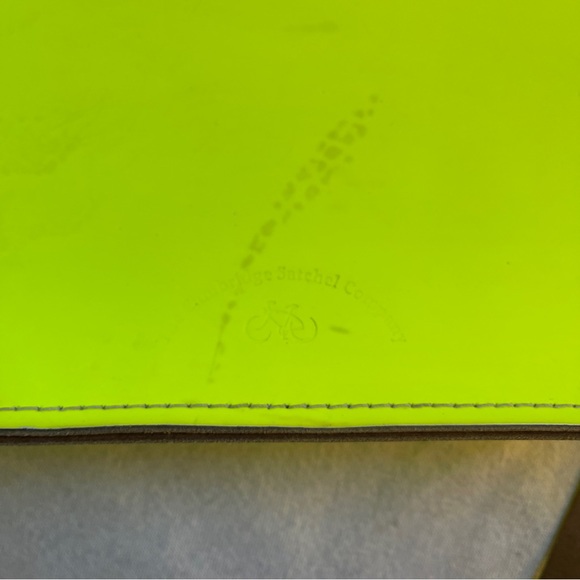 The Cambridge Satchel Company Women’s Leather Crossbody Bag Neon Yellow - Picture 8 of 9